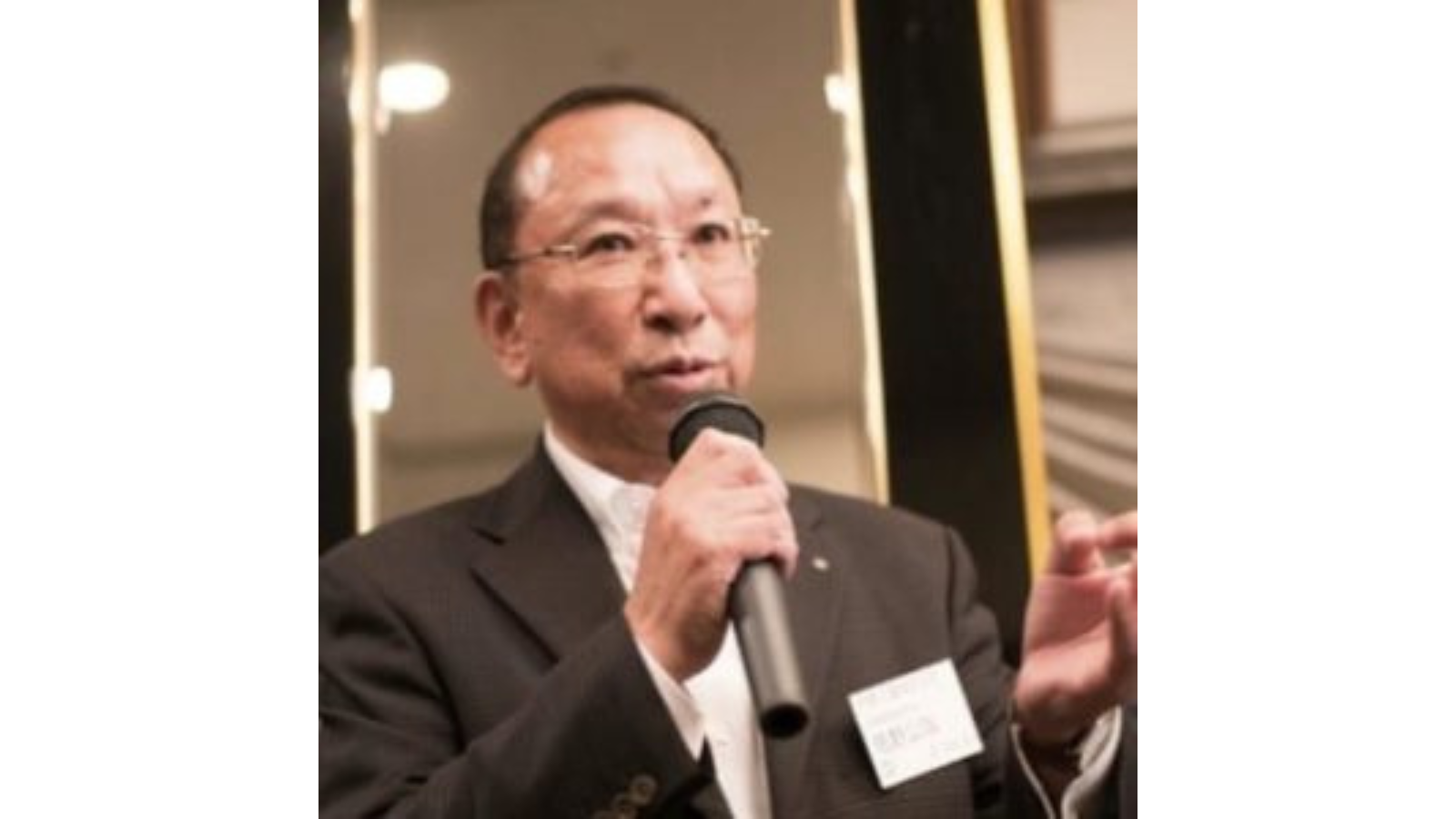 片倉工業 株式会社
15代目  佐野 公哉  創業145年